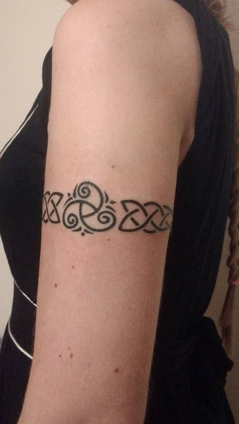 Celtic Wrap Around Tattoo, Celtic Ankle Tattoos For Women, Celtic Knot Band Tattoo, Celtic Arm Band Tattoo For Women, Celtic Wrist Tattoo, Celtic Bracelet Tattoo, Celtic Tattoos Women, Small Celtic Tattoos For Women, Celtic Arm Band Tattoo