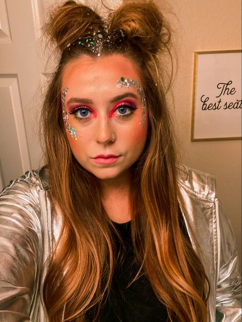 Alien Costume Makeup Halloween, Diy Alien Costume Women, Easy Alien Makeup, Alien Costume Makeup, Alien Costume Diy, Diy Alien Costume, Alien Face Paint, Alien Costume Women, Diy Alien