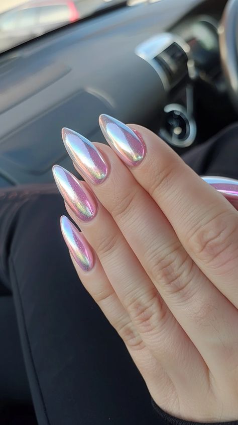 36 Dazzling Chrome Nail Designs To Make Your Nails Shine Translucent Chrome Nails, Chrome Nails With Eyeshadow, Chrome Gel Nails Ideas, Chrome Colored Nails, Nails Trend 2024, Nail Trends 2024, Iridescent Chrome Nails, Crom Nails, Chrome Nail Colors