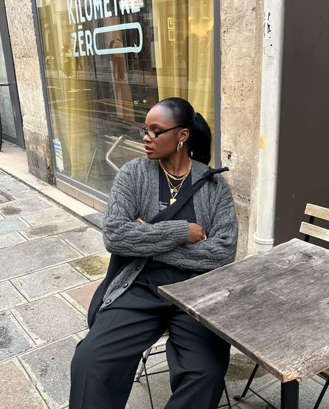 Always loafers, sometimes heeled boots 🤌🏾 • • #ootdbloggers #fashioninspo #outfitoftheday #styleoftheday #cardigan #streetwearfashion #falllayers #90sfashion #90saesthetic #vacayvibes #vacayoutfit #parisfashion #nycfashion #greenskirt #parisstyle #autumnfashion #blackgirlfashion Corporate Girly, 90’s Aesthetic, Vacay Outfits, Fall Layers, Nyc Fashion, Green Skirt, Brown Skin, Pic Ideas, Black People