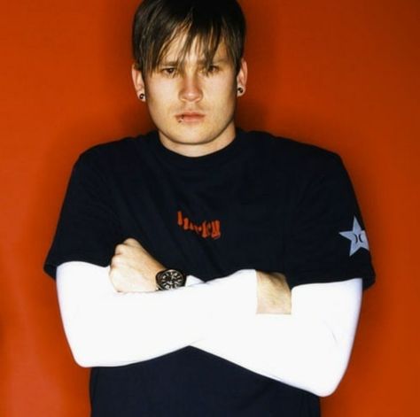 Tom Delonge 90s, Emo Rat, Skater Style Men, Blink 182 Tom Delonge, Blink 182 Tom, Love Monsters, Tom Girl, Angels And Airwaves, Aliens Exist