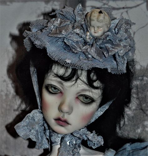 Goth Porcelain Doll, Doll Art Reference, Porcelain Doll Aesthetic Outfit, Dark Doll Aesthetic, Halloween Art Reference, Victorian Doll Makeup, Creepy Doll Mask, Doll Art Style, Porcelain Dolls Beautiful