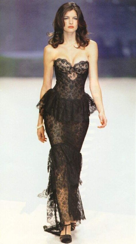 chanel couture ss95 worn by stephanie seymour Stephanie Seymour Runway, 90s Ball Gown, Stephanie Seymour 90s, 90s Gown, Alena Shishkova, Brat Pack, Rockstar Aesthetic, Stephanie Seymour, Prom Inspo