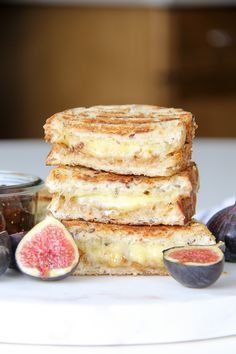 A delicious and simple grilled cheese sandwich made with flavourful rich cheese and sweet fig jam. Gooey and delicious! Simple Grilled Cheese, Easy Grilled Cheese, Fancy Grilled Cheese, Gourmet Grilled Cheese, Natural Cheese, Cheese Pairings, Grilled Cheese Recipes, Fig Jam, Cheese Sandwich