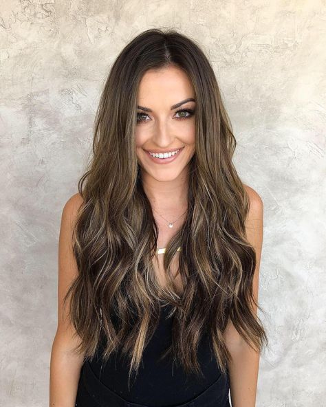 Tia Booth Hair, Tia Booth, Victoria Jewelry, Blond Rose, Bachelor In Paradise, Long Face Hairstyles, Face Shape Hairstyles, The Bachelor, Long Brown Hair