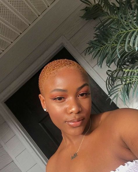 Girls Shaved Hairstyles, Short Bleached Hair, Big Chop Natural Hair, Short Dyed Hair, Shaved Hairstyles, Shaved Hair Cuts, Short Shaved Hairstyles, Shaved Hair Designs, Twa Hairstyles