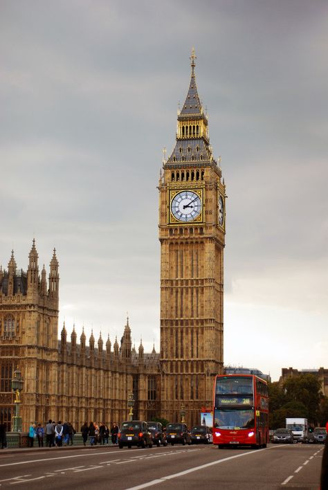 London  big ben One Day In London, London Bucket List, London Itinerary, London Vacation, Day Trips From London, Fishing Photography, Big Ben London, House Of Commons, One Day Trip