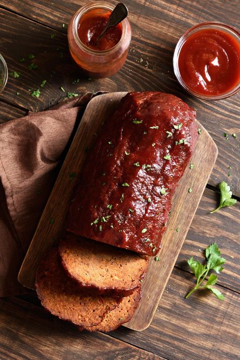 I discovered this Ina Garten Meatloaf recipe on Food Network, where it has received numerous positive reviews. Ina Garten Meatloaf, Ina Garten Meatloaf Recipe, Savory Meatloaf, Meatloaf Sauce, Ina Garden, Ground Chuck, Meatloaf Ingredients, Good Meatloaf Recipe, Best Meatloaf