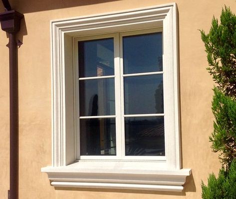 Foam molding Outside Windows Ideas, Window Molding Trim Exterior, House Window Design Exterior, Window Border Design, Outdoor Window Trim, Exterior Window Molding, Exterior Window Trim Ideas, Window Trim Paint, Foam Molding