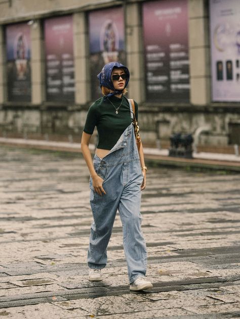 The Best Street Style Photos From Taipei Fashion Week Spring 2023 | Vogue London Fashion Week 2022, Fashion Week Spring 2023, Taiwan Fashion, 2023 Vogue, Fashion Week 2022, Coachella Looks, Irene Kim, Fashion Week 2023, Street Style Photos