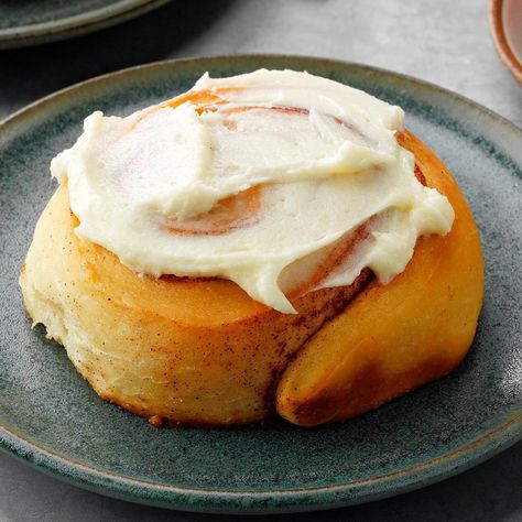 Best Cinnamon Rolls Church Potluck Recipes, Best Cinnamon Roll Recipe, Cinnamon Roll French, Cinnamon Roll French Toast, Caramel Rolls, Best Cinnamon Rolls, Pumpkin Cinnamon Rolls, Sweet Dough, Potluck Dishes