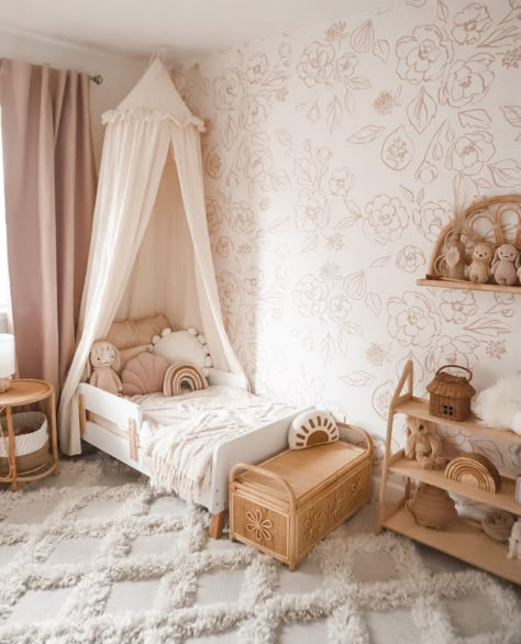 Toddler Floor Bed Room Setup, Boho Toddler Room, Pipers Piping, Girls Boho Bedroom, Drummers Drumming, Toddler Bedroom Girl, Big Girl Bedrooms, Toddler Girl Room, Toddler Room Decor