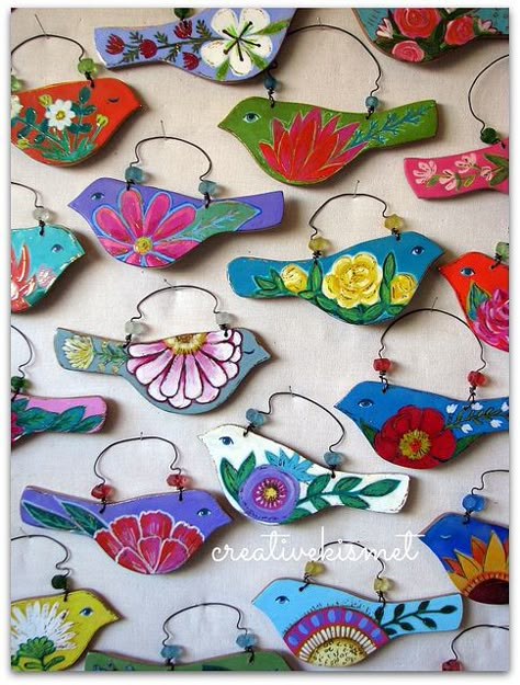 Bird Ornaments Diy, Cercei Din Lut Polimeric, Clay Bird, Clay Birds, Bird Christmas Ornaments, Air Dry Clay Projects, Bird Crafts, Deco Boheme, Clay Ornaments