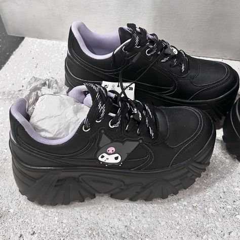 Platform Shoes Hello Kitty, Diy Platform Shoes, Kuromi Clothing, Kuromi Sneakers, Goth Shoes Aesthetic, Kuromi Shoes, Kawaii Platform Shoes, Kuromi Fashion, Kuromi Accessories