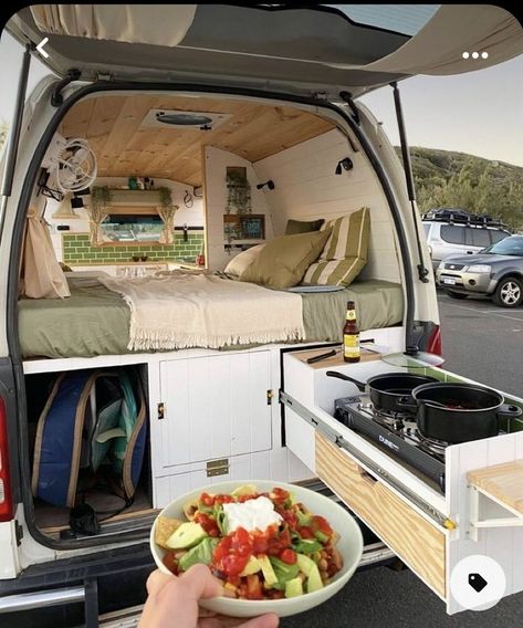 Kombi Food Truck, Kombi Motorhome, Camper Van Life, Lake House Food Ideas, Kombi Home, Van Conversion Interior, Furniture Repurpose, Combi Volkswagen, Lake Food Ideas Summer