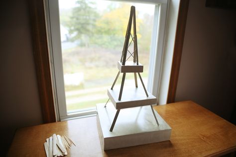 Instructions on How to Build an Eiffel Tower Made From Toothpicks or Popsicle Sticks Dough Animals, Play Dough Animals, Eiffel Tower Craft, Pyramid Project, Diy Eiffel Tower, Easy Play Dough, Paris Party Decorations, Tower Models, French Crafts