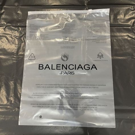 Balenciaga Storage Plastic Bag QQHH622 Sealed Bag for Clothes, Scarfs, Pants, Neckscarf, T-shirts, Polo Shirts, Pants, etc. Transparent Bag Sealed Bag for Apparels. Dust-proof Plastic Bags. Various Clothing Storage Bags. Pangaia Packaging, Balenciaga Packaging, Clothing Packaging Bag, Plastic Bag Design, Metal Logo Design, Bag For Clothes, Wax Kit, Plastic Bag Packaging, Tshirt Packaging