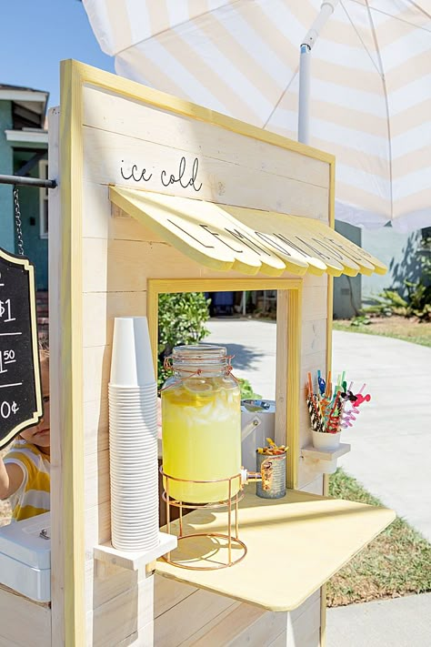 Build Your Own Lemonade Stand, Build A Lemonade Stand, How To Build A Lemonade Stand, Lemonade Stands Diy, Cute Lemonade Stand Ideas Diy, Ideas For Lemonade Stand, Lemonade Table Ideas, Lemonade Stand Ideas Diy How To Build, How To Build A Lemonade Stand Diy