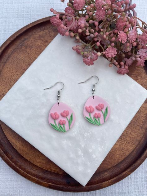 Spring Clay Earrings, Polymer Clay Projects Diy, Clay Cow, Aesthetic Crafts, Earrings Handmade Clay, Cow Earrings, Diy Earrings Easy, Homemade Clay, Clay Keychain