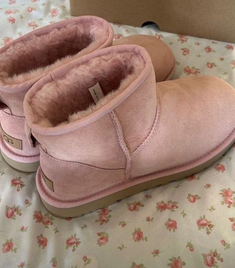 Cute Uggs, Tout Rose, Pink Uggs, Ankle Snow Boots, Boot Pulls, Pink Girly Things, Rose Vintage, Shoe Inspo, Swag Shoes