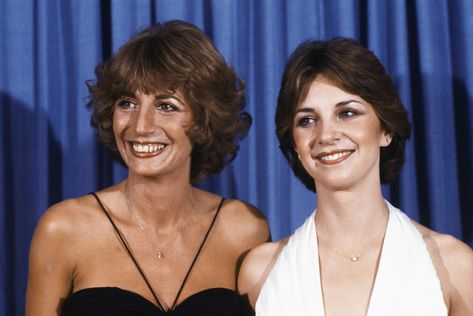 Penny Marshall, Cindy Williams, Laverne & Shirley, Goldie Hawn, Star Children, Carrie Fisher, Hollywood Legends, Popular Shows, Emmy Awards