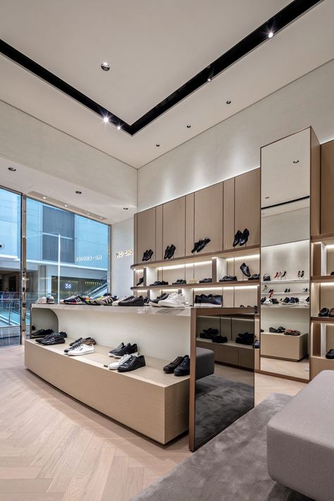 » MC.CHOICE Wongtee Plaza store Designer Store Aesthetic, Shopping Center Architecture, Shoe Store Design, Clothing Store Interior, Store Interiors, Bedroom Closet Design, Retail Store Design, Retail Interior, Retail Design Blog