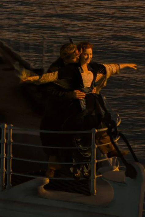 Jack And Rose Aesthetic, Titanic Movie Scenes, Happy Birthday Boyfriend Quotes, Jack And Rose, Titanic Photos, Leo And Kate, Jack Rose, Rose Aesthetic, Young Leonardo Dicaprio