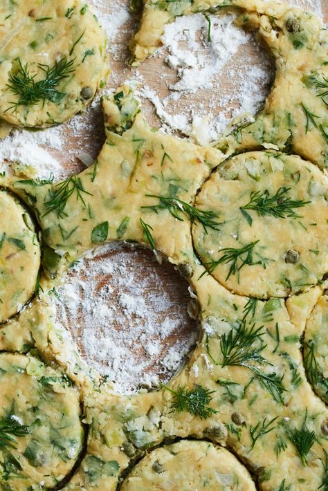 The Hobbit Foods, Savoury Welsh Cakes, Hobbit Meals, Welsh Cakes Recipe, Welsh Food, Savory Cake, Braised Leeks, Welsh Cakes, Fresh Herb Recipes