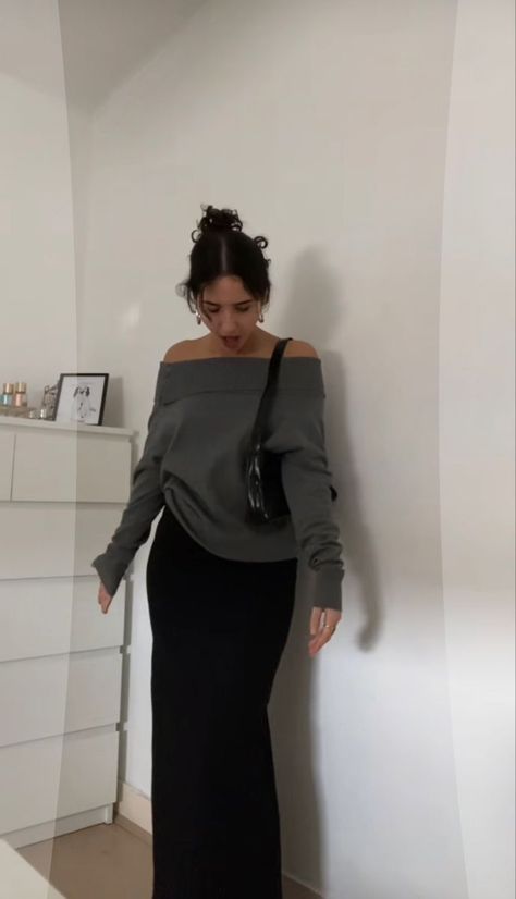 Off Shoulder Skirt Outfit, Off Shoulder And Skirt Outfit, Long Black Skirt Business Casual, Long Skirt In Winter Outfit, Comfy Skirt Outfits Casual, Long Skirts Outfit Black Women, Classy Black Skirt Outfits, Long Black Skirt Outfit Winter Classy, Long Skirt Chunky Sweater