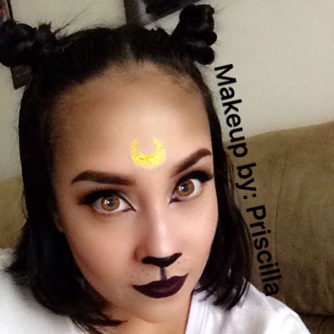 Sailor moon anime Luna cat makeup halloween tutorial Cat Makeup Halloween Tutorial, Sailor Moon Halloween Costume, Sailor Moon Halloween, Easy Halloween Face Painting, Sailor Halloween, Luna Cosplay, Sailor Moon Makeup, Sailor Moon Costume, Luna Cat