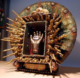 Assemblage Art Sculpture, Latin American Folk Art, Miniature Making, Describe Myself, Shrines Box, Apothecary Decor, Shrines Art, Miniature Artist, Recycled Art Projects