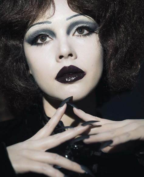 Eyeshadow Looks Alt, Goth Punk Makeup, Goth Eye Makeup, Vampire Bride, 80s Goth, Cute Eyeshadow Looks, Punk Makeup, Alt Makeup, Swag Makeup