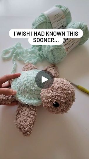 Finger Knitting Stuffed Animals, Fuzzy Yarn Crochet Projects, Fluffy Yarn Crochet Projects, Fuzzy Yarn Crochet, Crochet Fluffy Yarn, Finger Knitting Projects, Knitted Stuffed Animals, Chenille Yarn, Finger Knitting