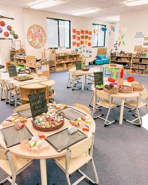 Kindergarten Class Activities Fun, Teacher Lifestyle Aesthetic, Pre K Teacher Aesthetic, Cute Preschool Classroom, Classroom Set Up Kindergarten, Small Preschool Classroom, First Grade Classroom Set Up Themes, Cute Kindergarten Classrooms, Prek Classroom Setup Ideas