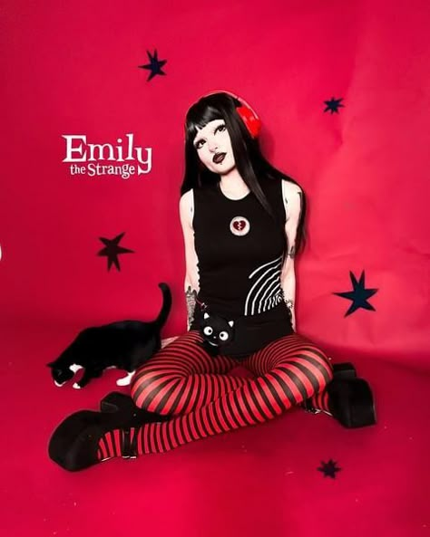 Emily Strange Cosplay, Emily The Strange Halloween Costume, Halloween Costume Photoshoot Ideas, Emily The Strange Cosplay, Alternative Halloween Costume Ideas, Strange Halloween Costumes, Low Effort Halloween Costume Women, Emily The Strange Costume, Halloween Costumes Long Black Hair