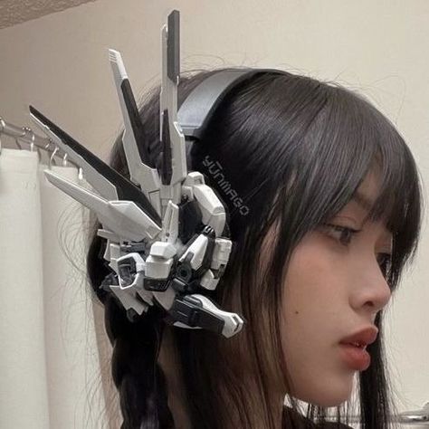 Cybercore Aesthetic, V Model, Spotify Artist, Arte Robot, Cyberpunk Aesthetic, Cyberpunk Fashion, Hero Costumes, Futuristic Fashion, Poses References