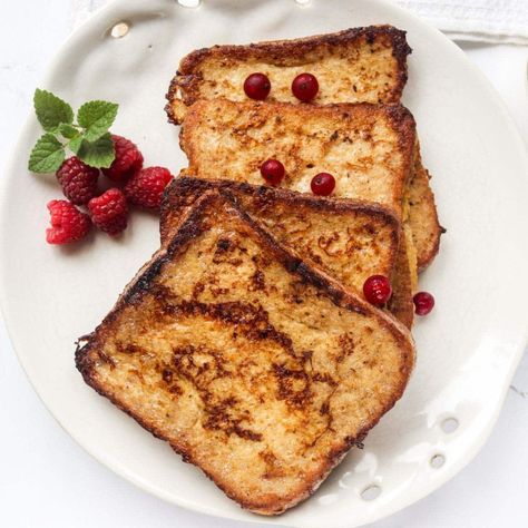 Low Calorie French Toast Low Calorie French Toast, Low Calorie Pancake Recipe, Low Cal Breakfast, Low Calorie Pancakes, Delicious Pancakes, Pancake Calories, Diet Ideas, Tasty Pancakes, Sugar Free Syrup