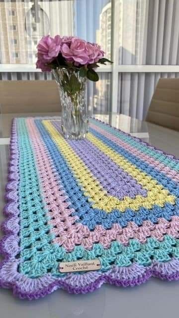 Taplak Meja Crochet, Crochet Runner, Crochet Table Mat, Crochet Tutorial Pattern, Crochet Table Runner Pattern, Crochet Business, Crochet Table Runner, Manta Crochet, Fun Crochet Projects