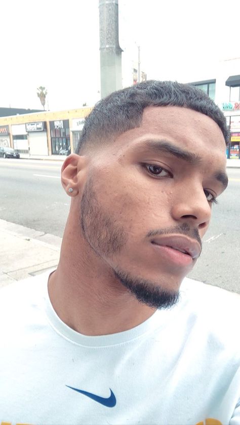 Rome Flynn Rome Flynn Aesthetic, Flynn Aesthetic, Black Men Hair, Men Hair Cuts, Rome Flynn, Men Hair, Mens Haircuts Fade, Young Black, Rome Travel