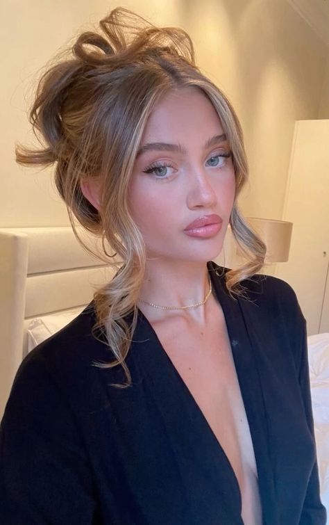 No Make Up Make Up Look, Natural Makeup Style, Natural Prom Makeup, Light Makeup Looks, Honey Blonde Hair, Blonde Hair Inspiration, Hair Stylies, Honey Blonde, Aesthetic Hair