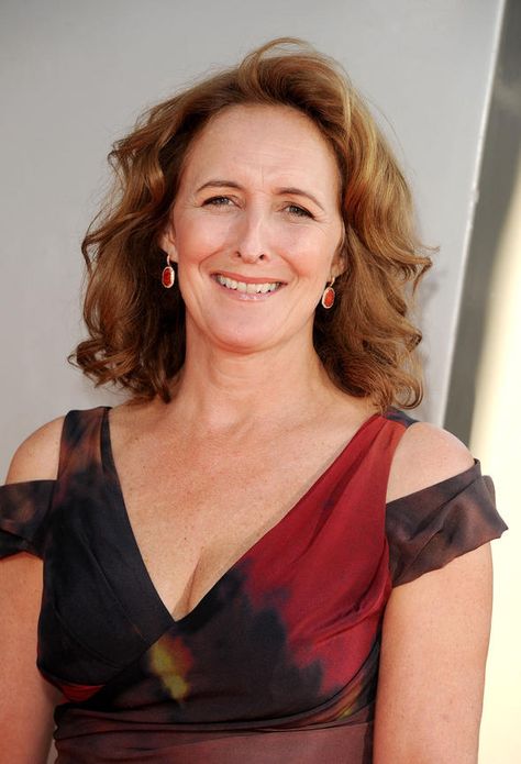 Fiona (Mary Wilson) Shaw  10 July 1958 (age 55) County Cork, Ireland Fiona Shaw, Lady Capulet, Brunette Actresses, Mary Wilson, Yellow Sundress, Star Actress, Long Silky Hair, Outdoor Steps, Famous Musicians