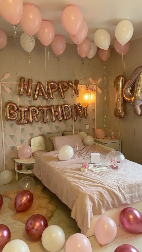 Bday Bedroom Decoration Ideas, Birthday Decorations For Room, Bedroom Bday Decoration, Room Decor Birthday Surprise, Bday Room Decoration Ideas, Happy Birthday Wall Decoration, Bedroom Birthday Decorations, Room Birthday Decor, Birthday Bedroom Decorations