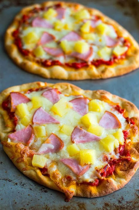 Hawaiian Naan Pizza makes a deliciously easy dinner that's cheaper, faster, and healthier than delivery! From BakingMischief.com | Homemade Pizza | Dinner for Two | #Pizza | Naan Bread Recipes, Pizza Naan, Ham Pineapple, Naan Bread Pizza, Naan Pizza Recipes, Recipes With Naan Bread, Homemade Pizzas, Pizza Roll, Pizza Dinner