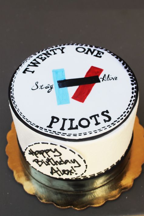 Twenty One Pilots Cake, Pilots Birthday, Cake Photos, 21 Pilots, Crazy Cakes, Cake Designs Birthday, Music Artist, One Pilots, Cute Cakes