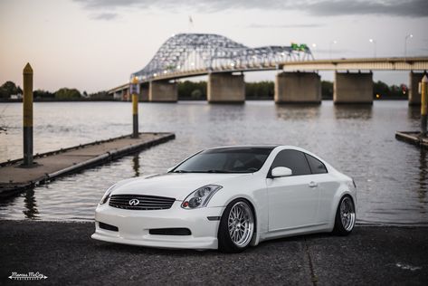 The G35 and 350Z are both fantastic sports cars, but which is the best platform for your needs? We put them head-to-head in our guide 👉 #g35 #350z Nissan 350z Convertible, Pb Fit, Car Builds, Country Backgrounds, Infiniti G37, Nissan 370z, Car Mods, Nissan 350z, Drift Cars