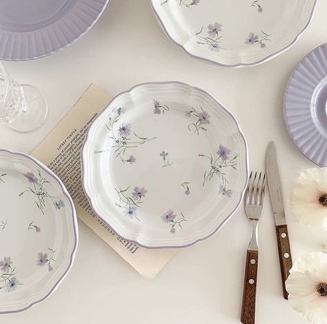 Cute Plates Aesthetic, Platos Aesthetic, Dinnerware Aesthetic, Tableware Aesthetic, Cute Dinnerware, Aesthetic Tableware, Aesthetic Plates, Plates Aesthetic, Cute Dishes