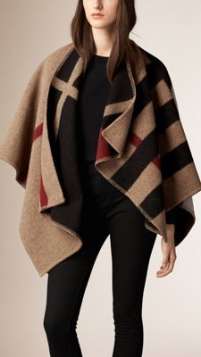 Burberry Poncho, Blanket Cardigan, Blanket Poncho, Cashmere Blanket, British Outfits, Capes For Women, Huntington Whiteley, Rosie Huntington Whiteley, Poncho Cape