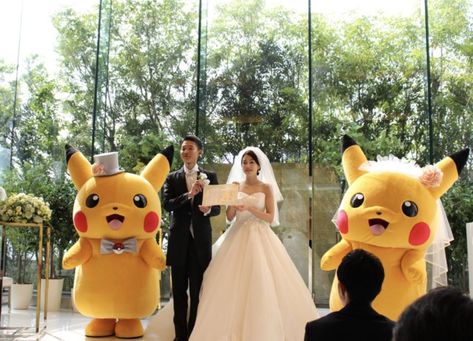 You can have a Pokémon-themed wedding in Japan Namjin Wedding, Pokemon Wedding, Pokemon Purse, Pokemon Website, Gamer Wedding, Nerd Wedding, Pikachu Pikachu, Crazy Wedding, Bridal Fair