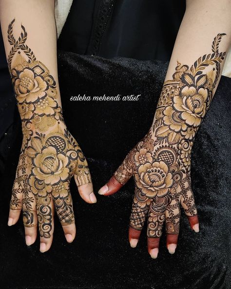 Western Mehndi, Legs Henna, Dubai Henna, Mehendi Course, Mehendi Bridal, Feet Henna, Mehandhi Designs, Mehendi Artist, Couple Comics