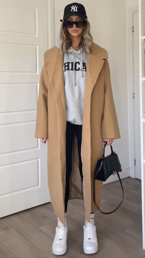 Camel Coat Outfit, Winter Coat Outfits, Fashion Fails, Trench Coat Outfit, Winter Fashion Outfits Casual, Cold Outfits, Shopify Website, Aesthetic Love, Search Engine Marketing